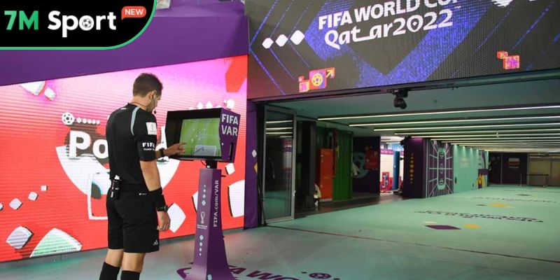 Luật mới về VAR có các ưu điểm gì đáng chú ý?